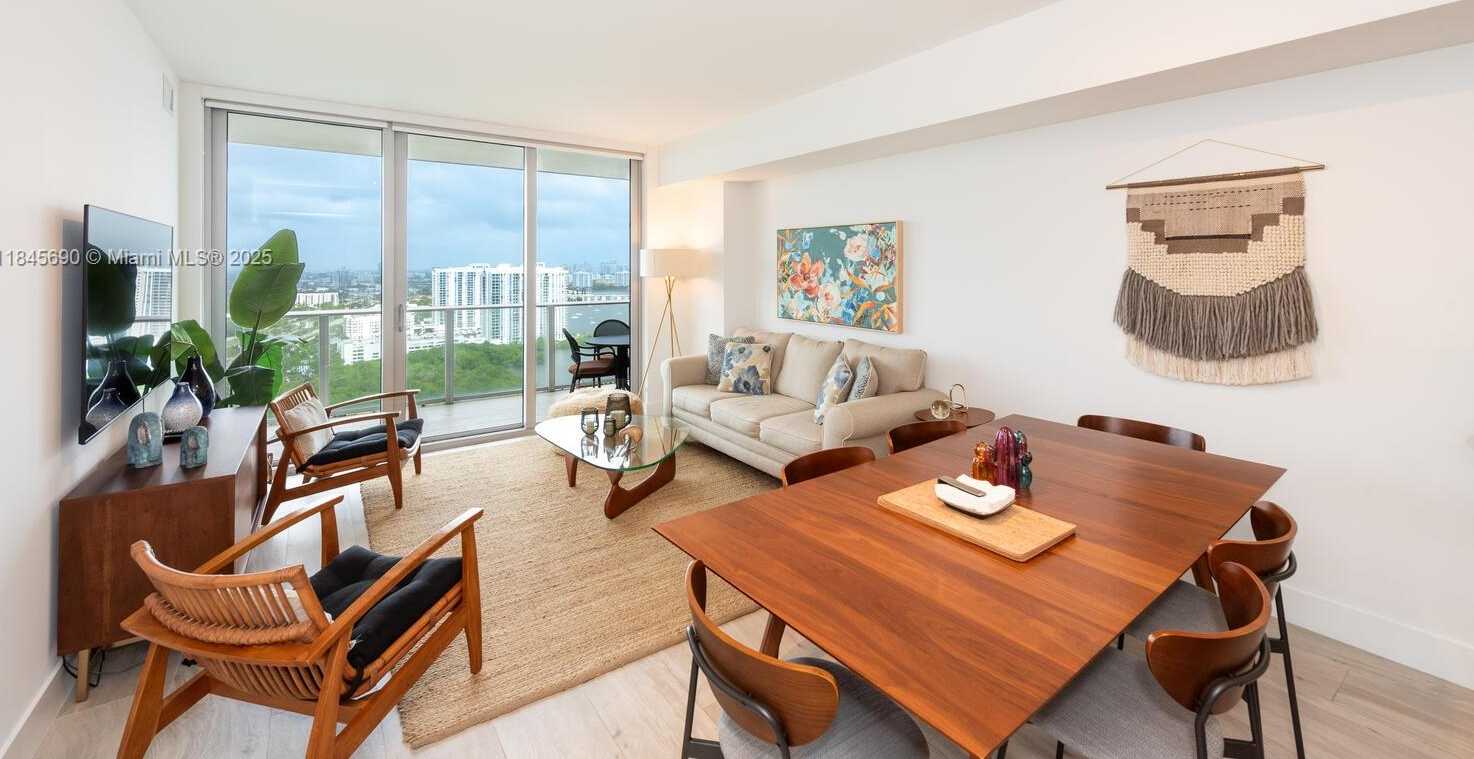 Small Image of 16385 BISCAYNE BLVD #2904, North Miami Beach Number 3