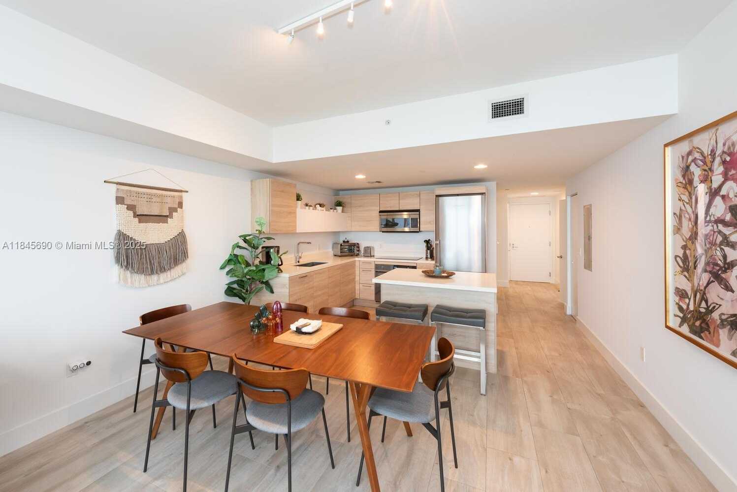 Small Image of 16385 BISCAYNE BLVD #2904, North Miami Beach Number 7