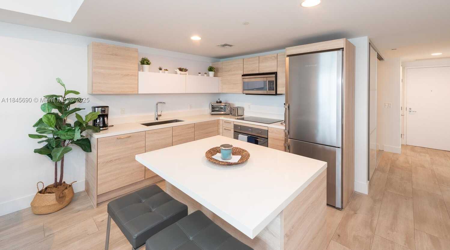 Small Image of 16385 BISCAYNE BLVD #2904, North Miami Beach Number 8