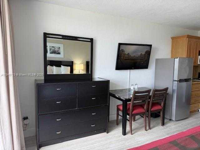 Small Image of 19201 COLLING AVENUE #534, Sunny Isles Beach Number 9