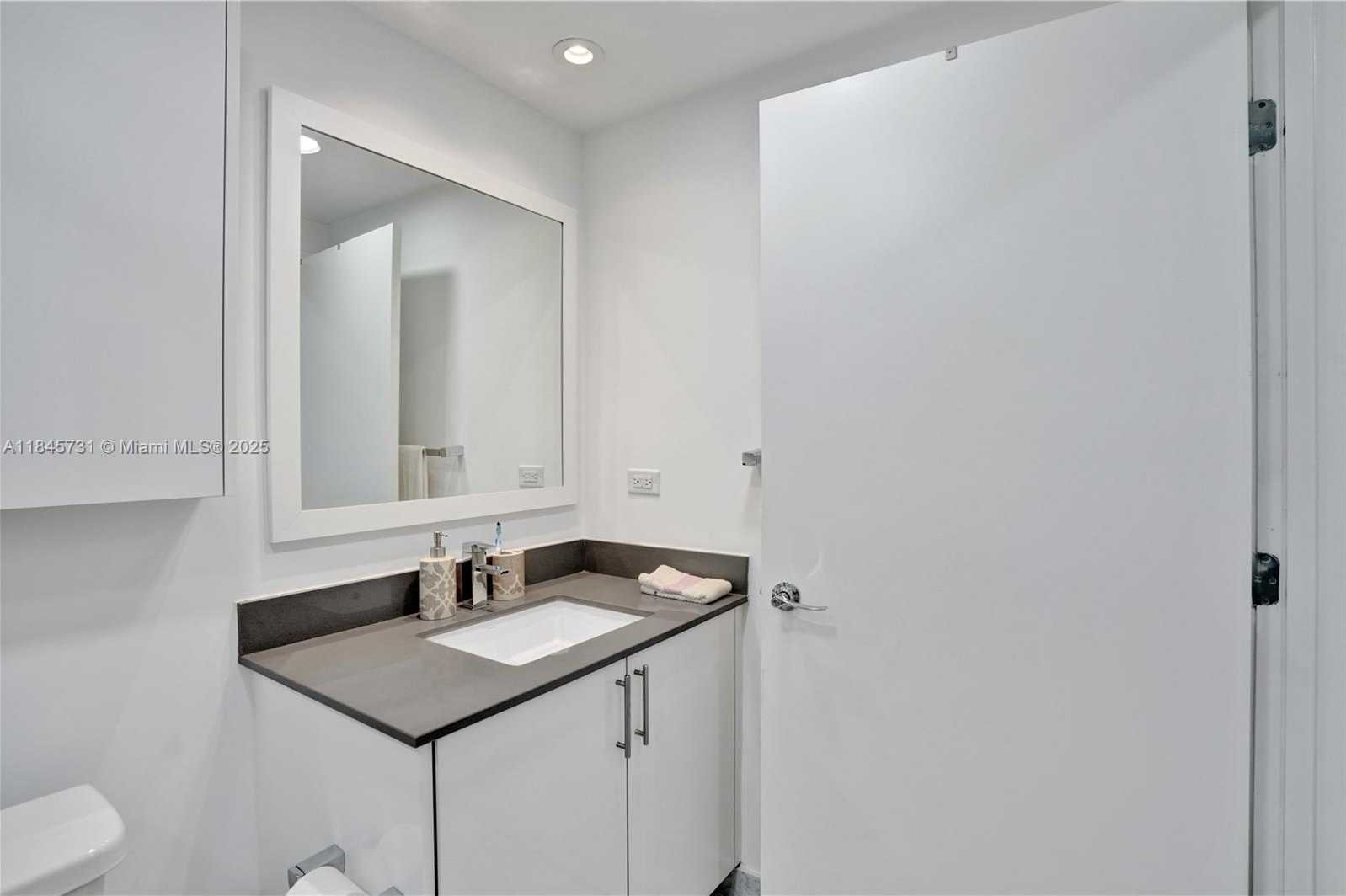 Small Image of 999 SOUTH WEST 1ST AVE #1402, Miami Number 19