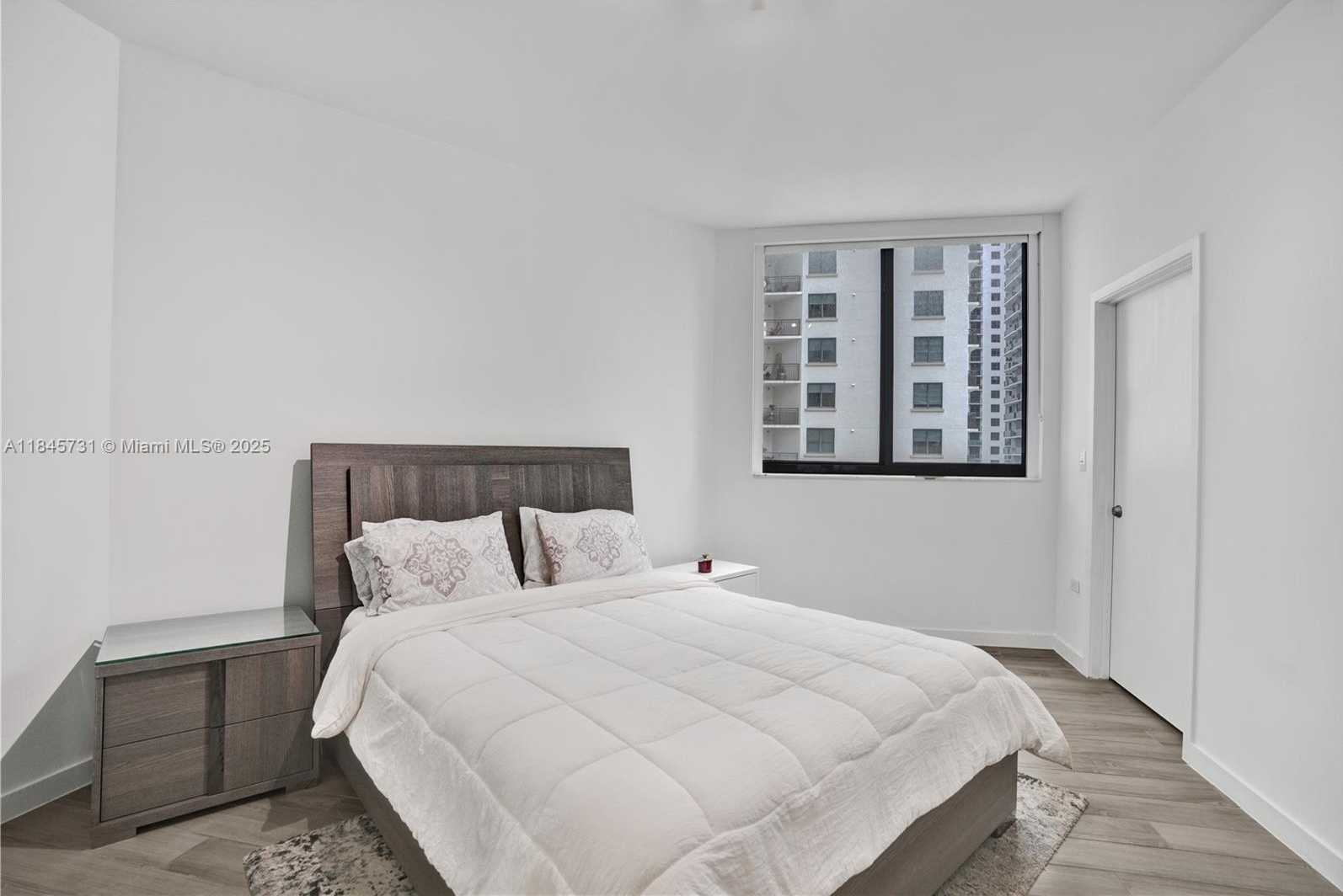 Small Image of 999 SOUTH WEST 1ST AVE #1402, Miami Number 21