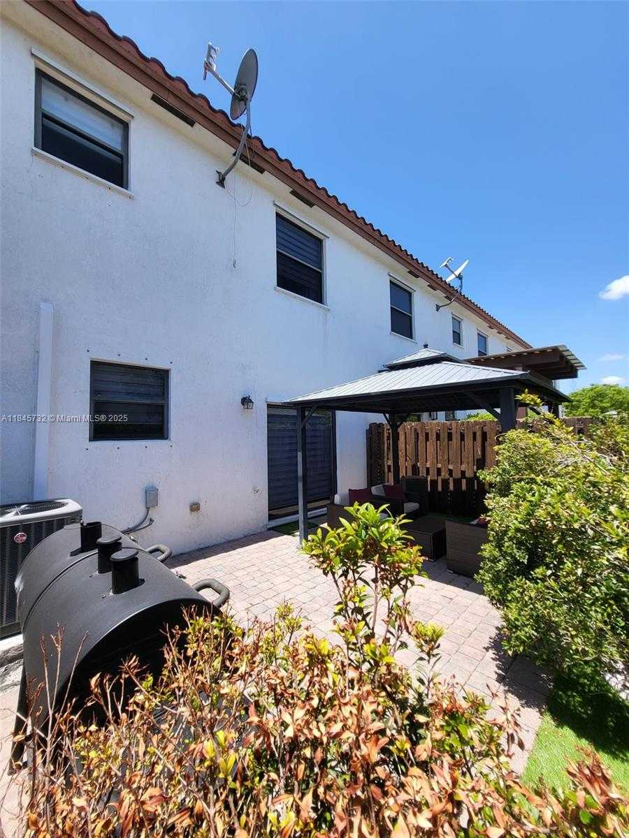 Small Image of 8851 NORTH WEST 103RD PL, Doral Number 11