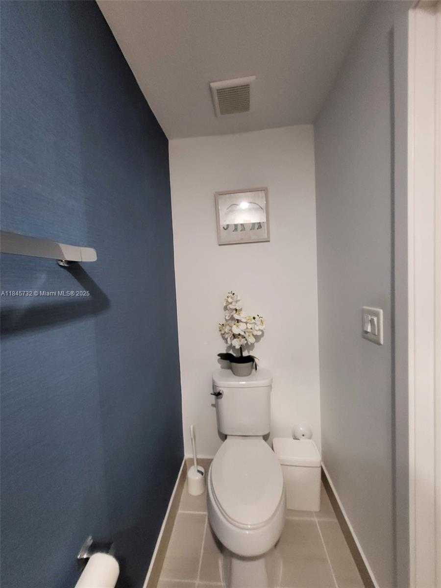Small Image of 8851 NORTH WEST 103RD PL, Doral Number 14