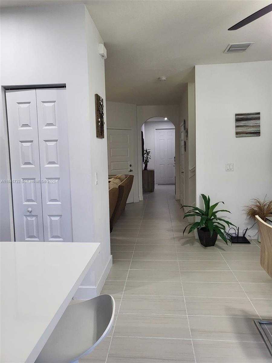 Small Image of 8851 NORTH WEST 103RD PL, Doral Number 23