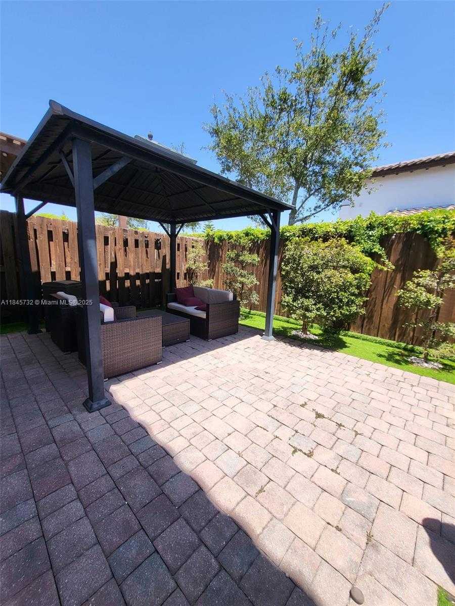 Small Image of 8851 NORTH WEST 103RD PL, Doral Number 7