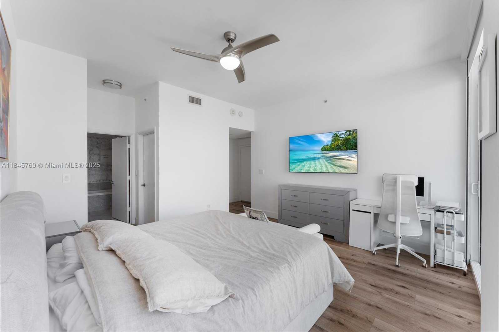 Small Image of 253 NORTH EAST 2ND ST #4304, Miami Number 12