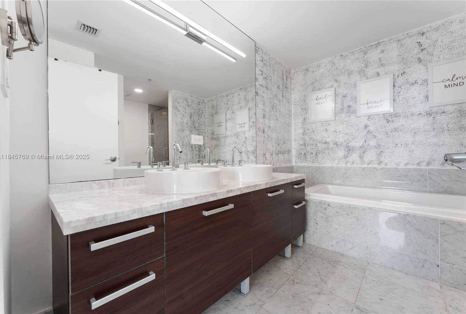 Small Image of 253 NORTH EAST 2ND ST #4304, Miami Number 13