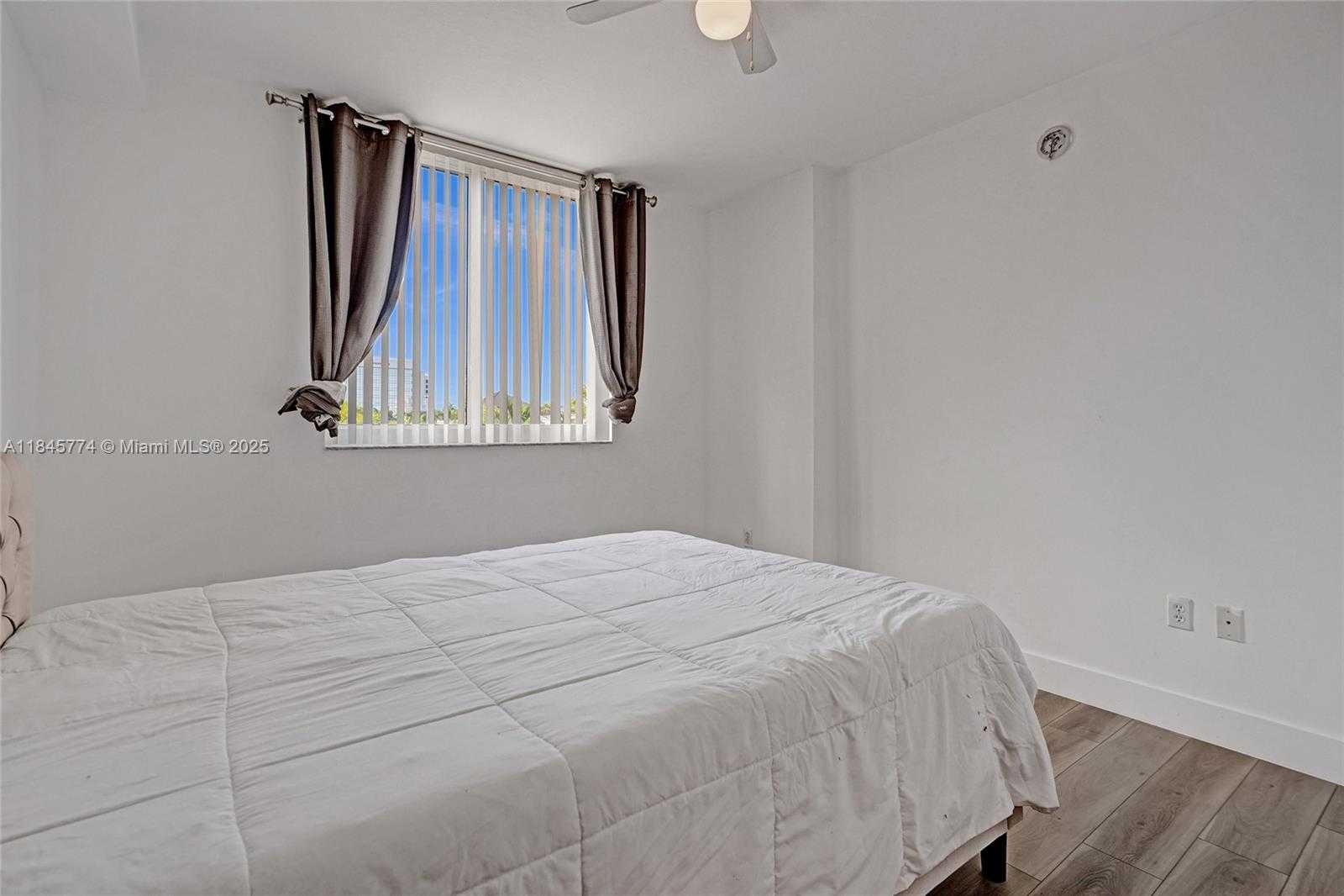 Small Image of 2775 NORTH EAST 187TH ST #202, Aventura Number 26
