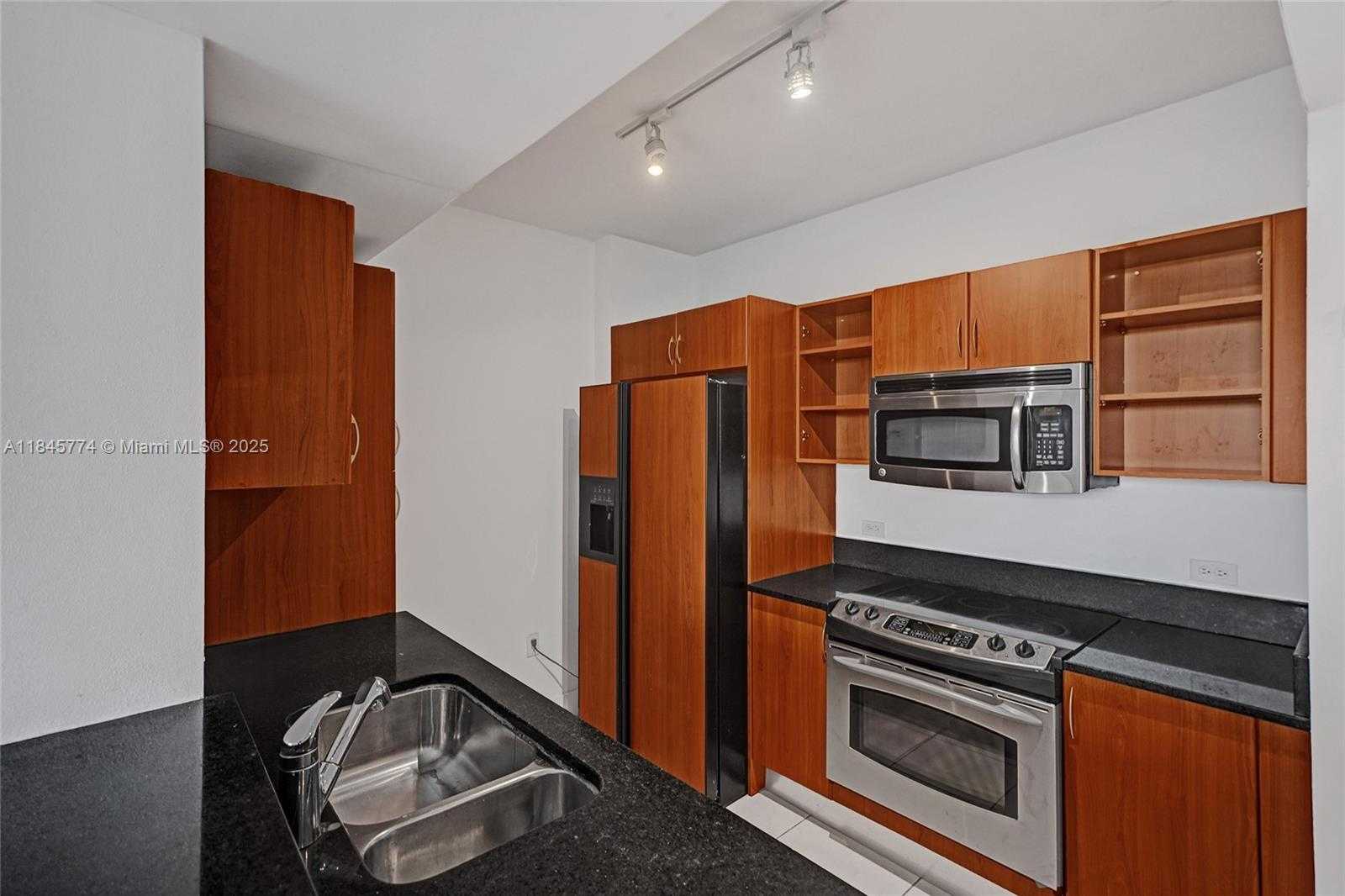 Small Image of 2775 NORTH EAST 187TH ST #202, Aventura Number 3