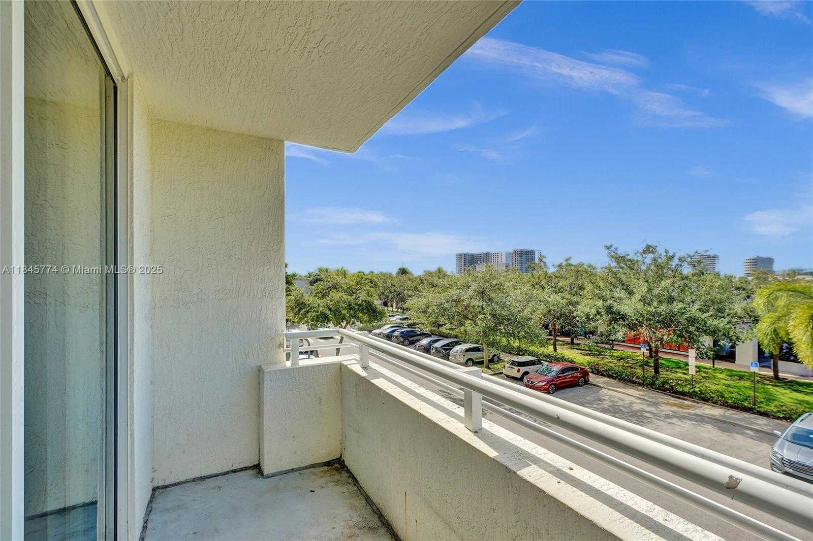 Small Image of 2775 NORTH EAST 187TH ST #202, Aventura Number 39