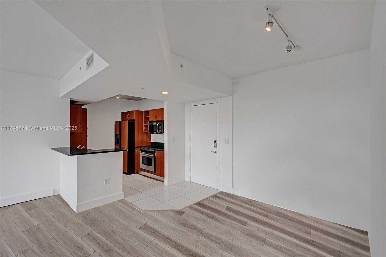 Small Image of 2775 NORTH EAST 187TH ST #202, Aventura Number 6