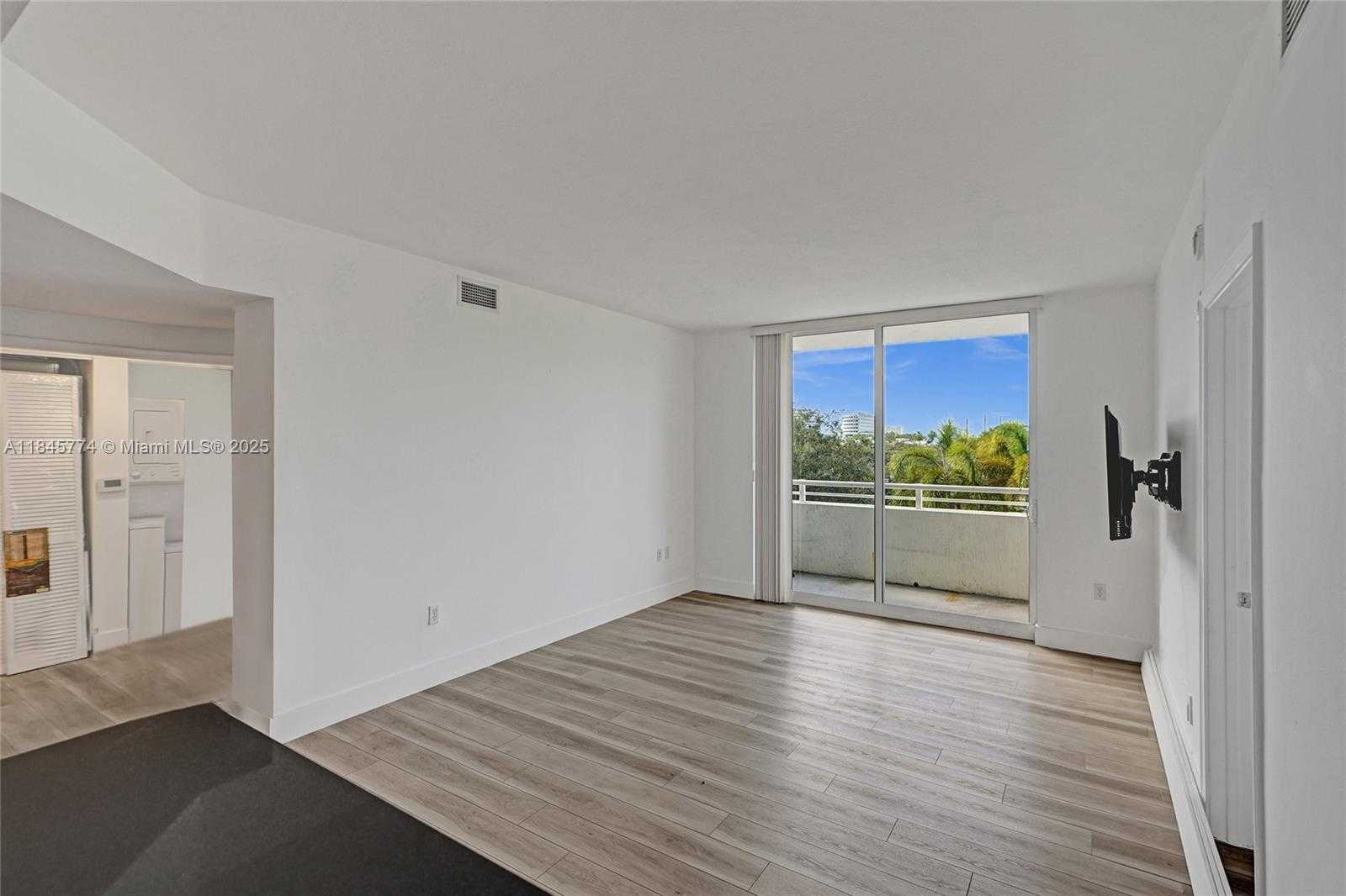 Small Image of 2775 NORTH EAST 187TH ST #202, Aventura Number 7