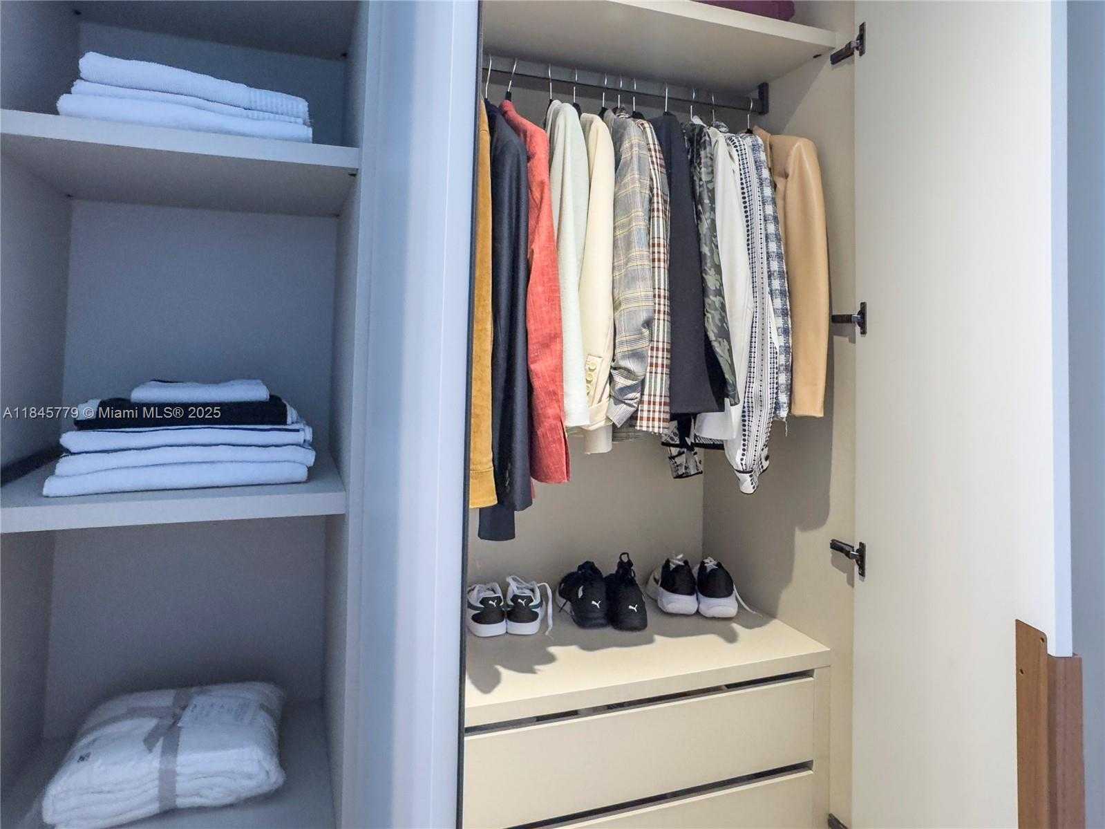 Small Image of 151 SOUTH EAST 1ST ST #2601, Miami Number 19