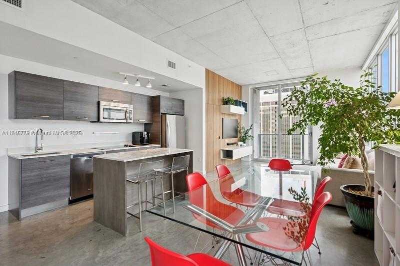 Small Image of 151 SOUTH EAST 1ST ST #2601, Miami Number 3