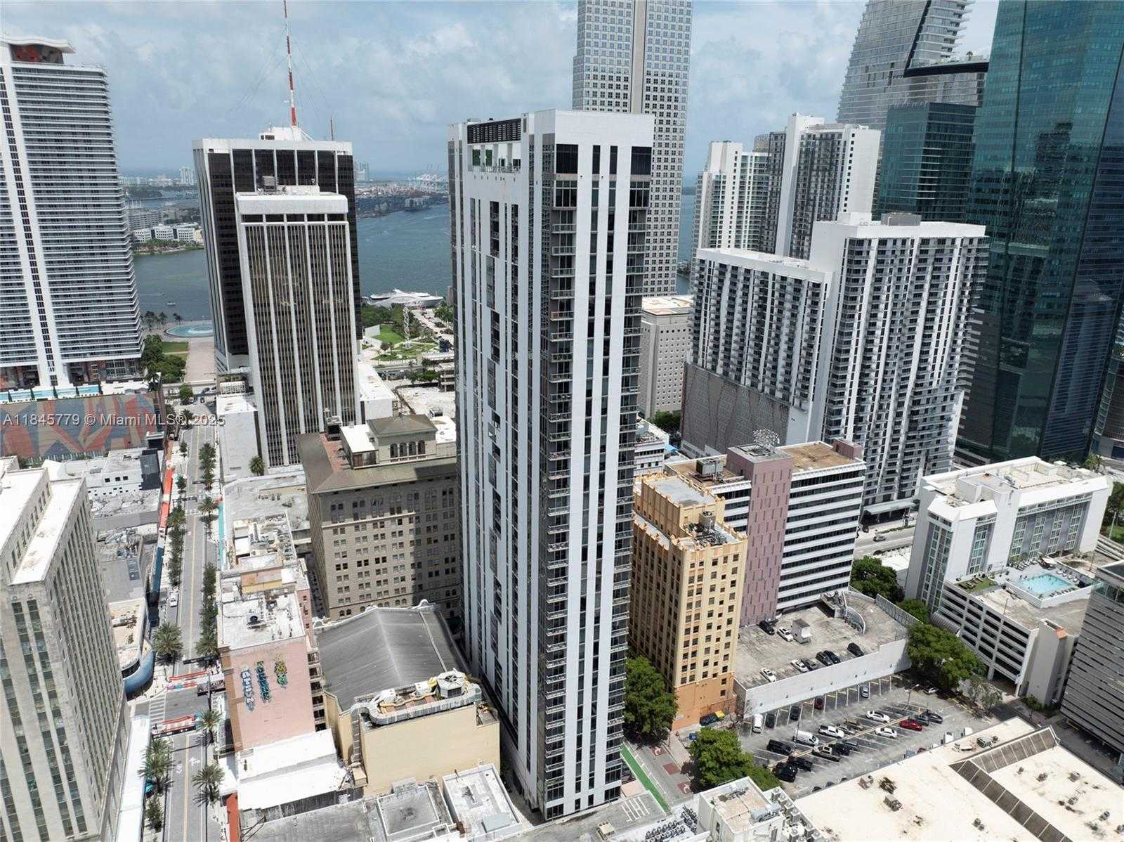 Small Image of 151 SOUTH EAST 1ST ST #2601, Miami Number 31