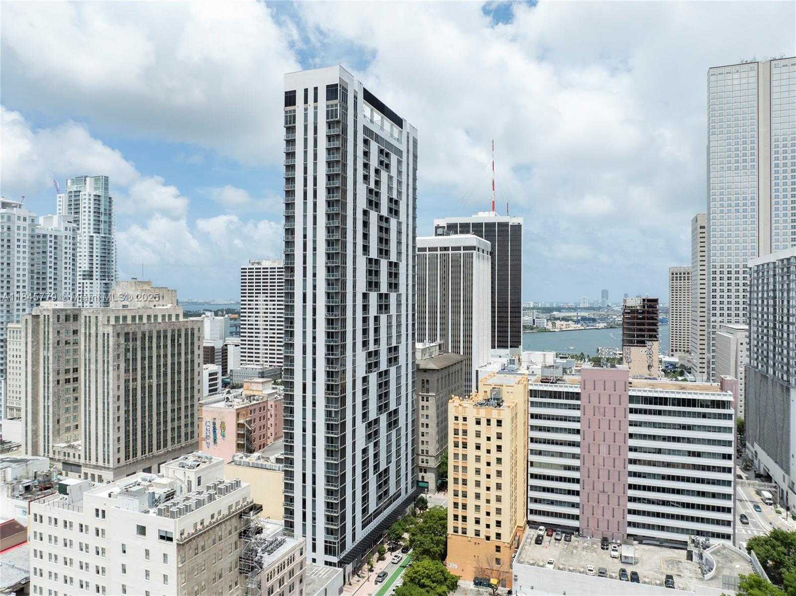 Small Image of 151 SOUTH EAST 1ST ST #2601, Miami Number 32