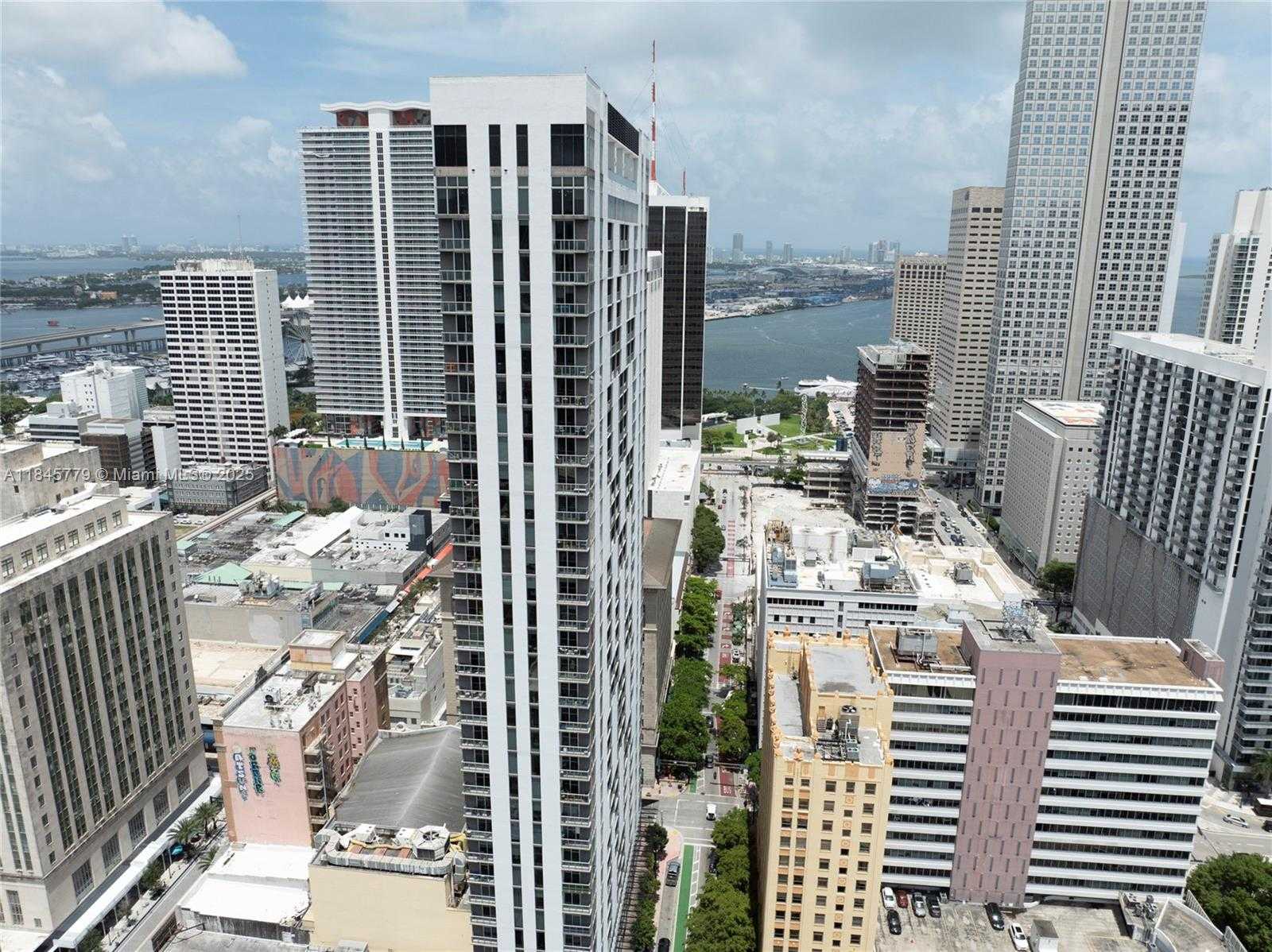 Small Image of 151 SOUTH EAST 1ST ST #2601, Miami Number 33