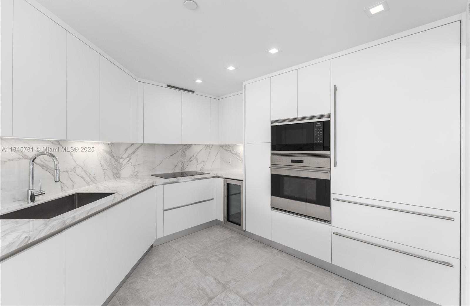 Small Image of 1800 SUNSET HARBOUR DR #1515, Miami Beach Number 21