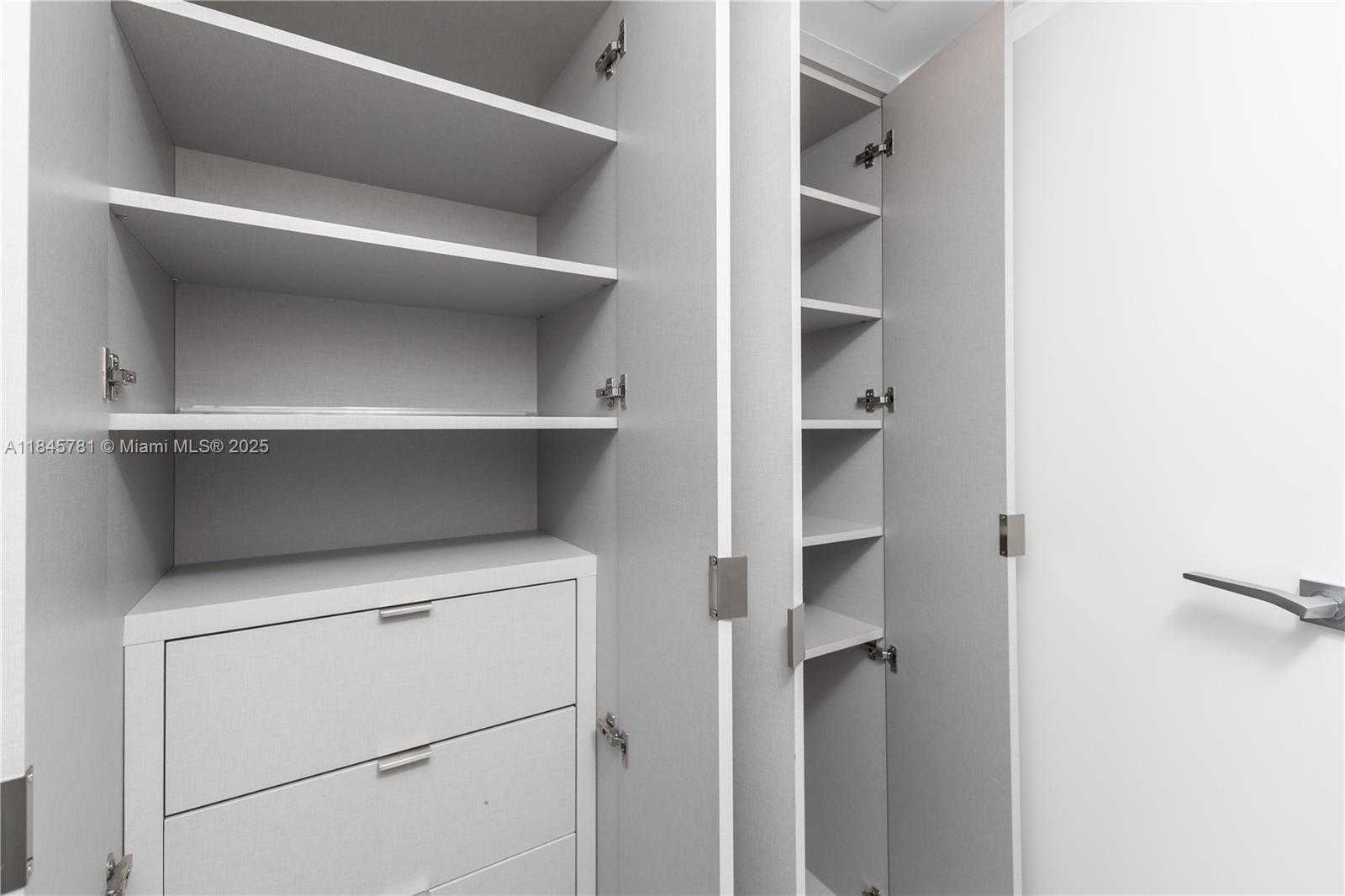 Small Image of 1800 SUNSET HARBOUR DR #1515, Miami Beach Number 7