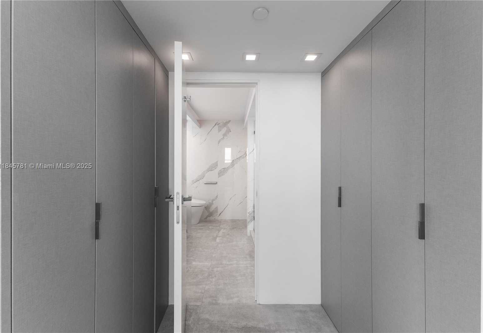 Small Image of 1800 SUNSET HARBOUR DR #1515, Miami Beach Number 8