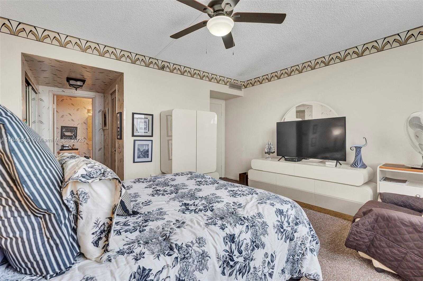 Small Image of 3850 WASHINGTON ST #1114, Hollywood Number 15