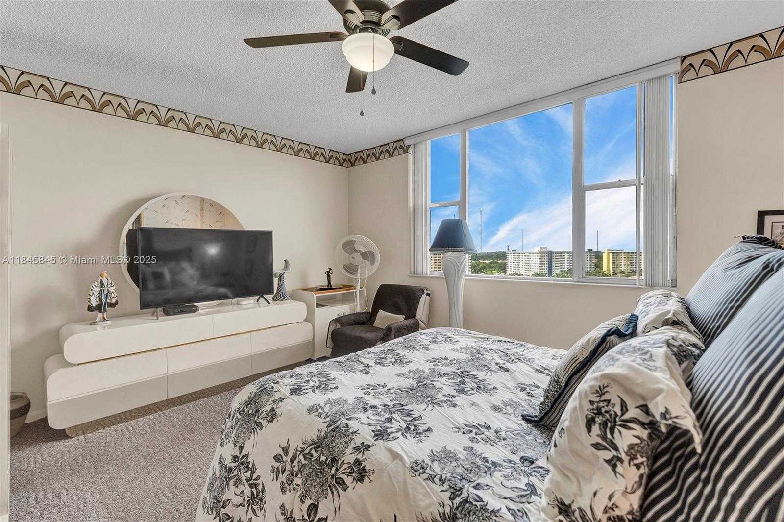 Small Image of 3850 WASHINGTON ST #1114, Hollywood Number 16