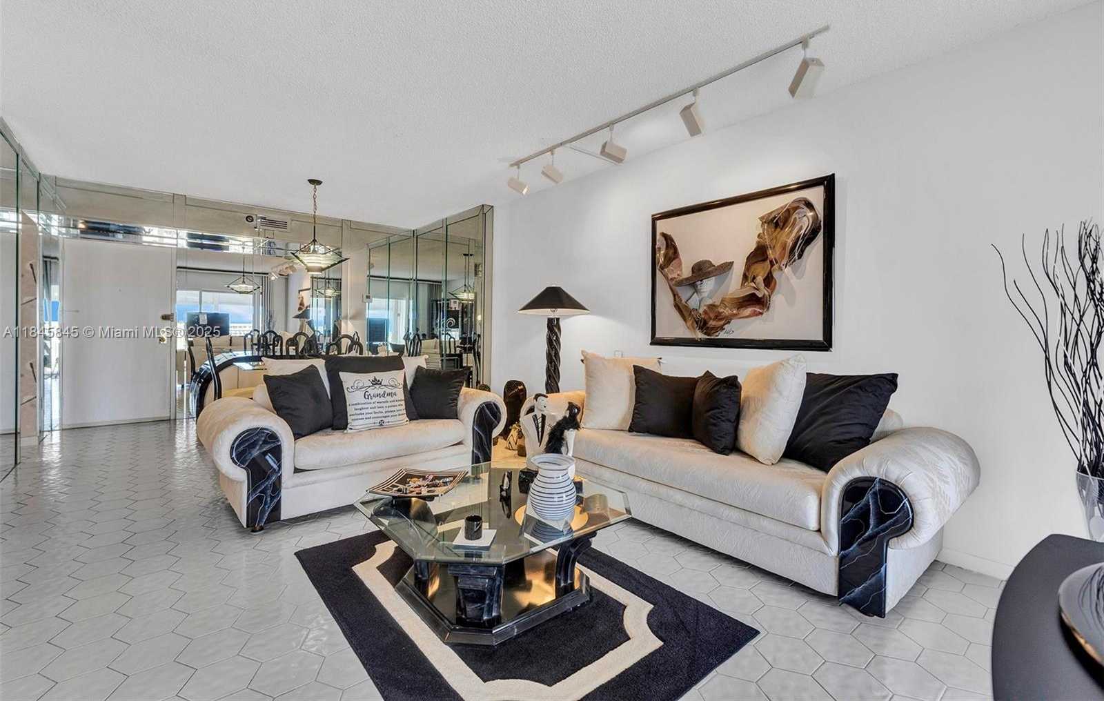 Small Image of 3850 WASHINGTON ST #1114, Hollywood Number 2
