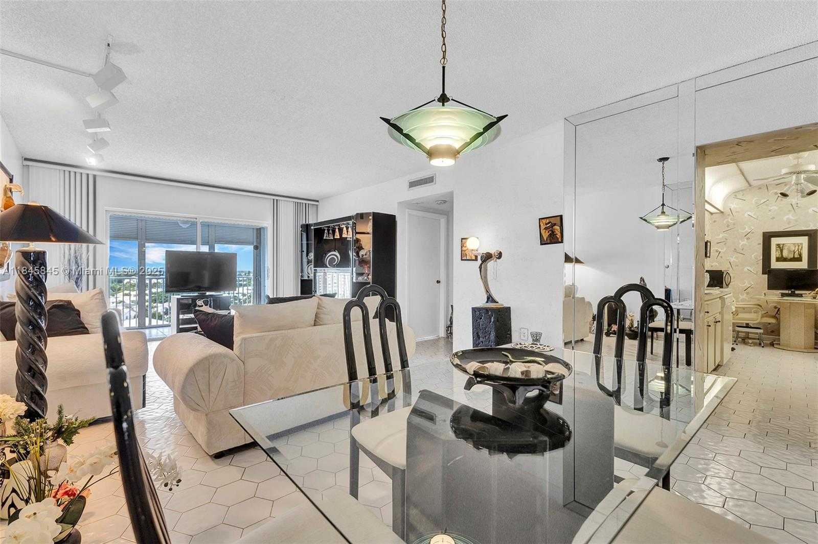 Small Image of 3850 WASHINGTON ST #1114, Hollywood Number 3