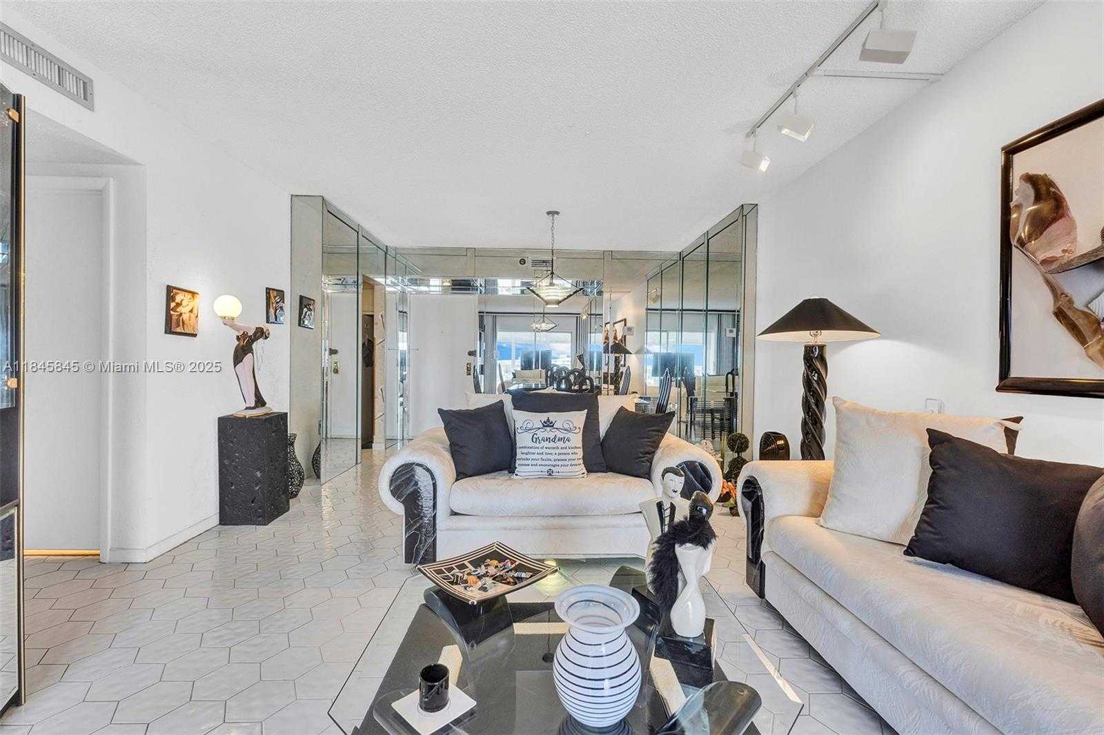 Small Image of 3850 WASHINGTON ST #1114, Hollywood Number 7