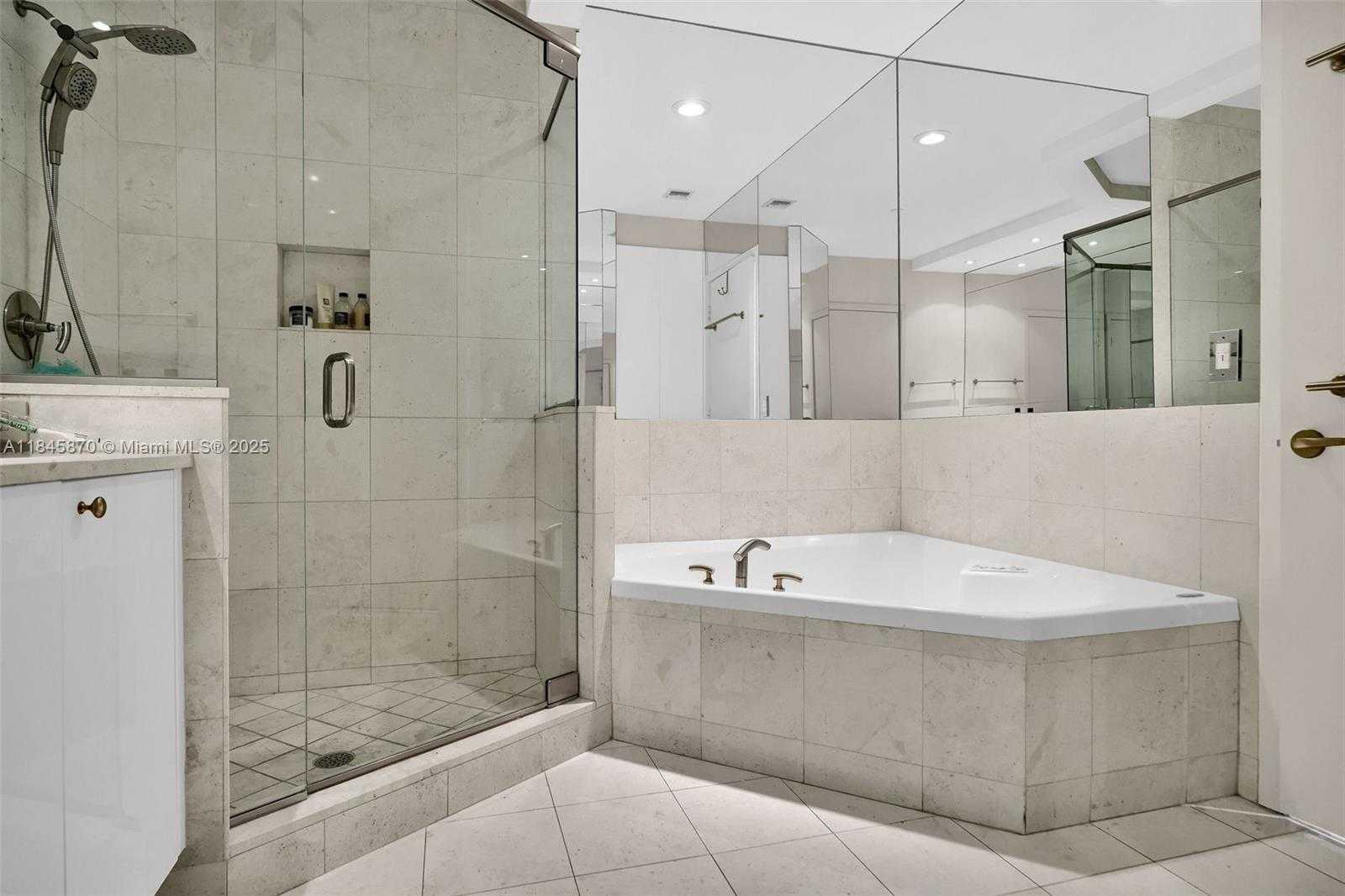 Small Image of 901 BRICKELL KEY BLVD #3204, Miami Number 21