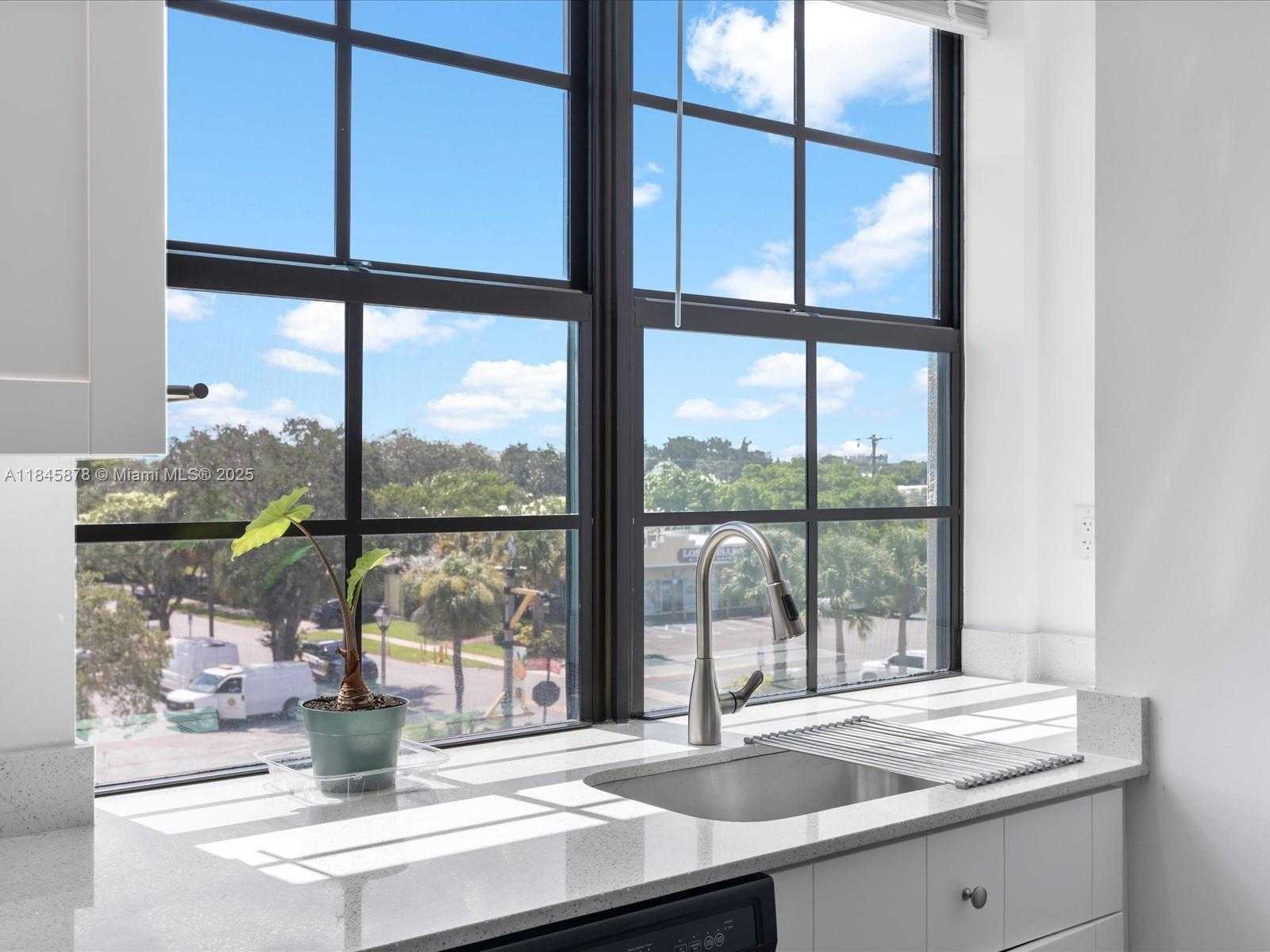 Small Image of 4100 SOUTH WEST 64TH AVE #301, Davie Number 11