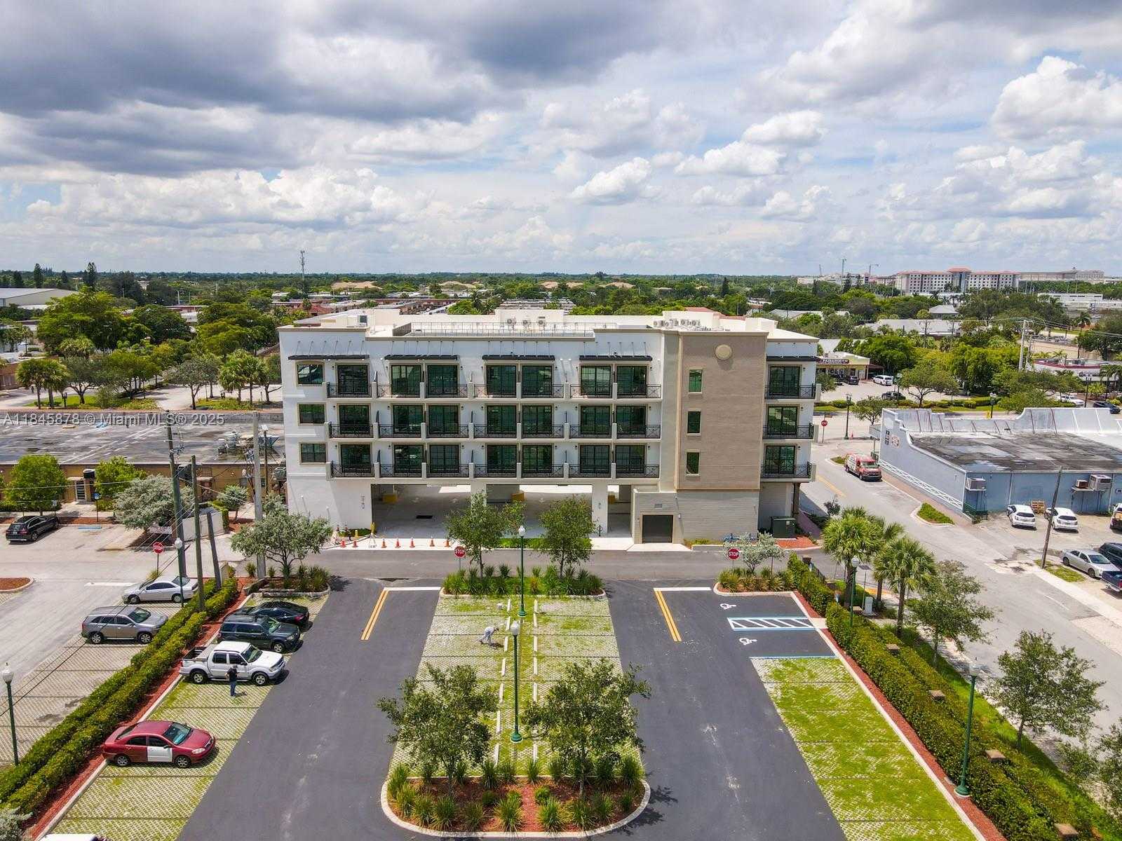 Small Image of 4100 SOUTH WEST 64TH AVE #301, Davie Number 22