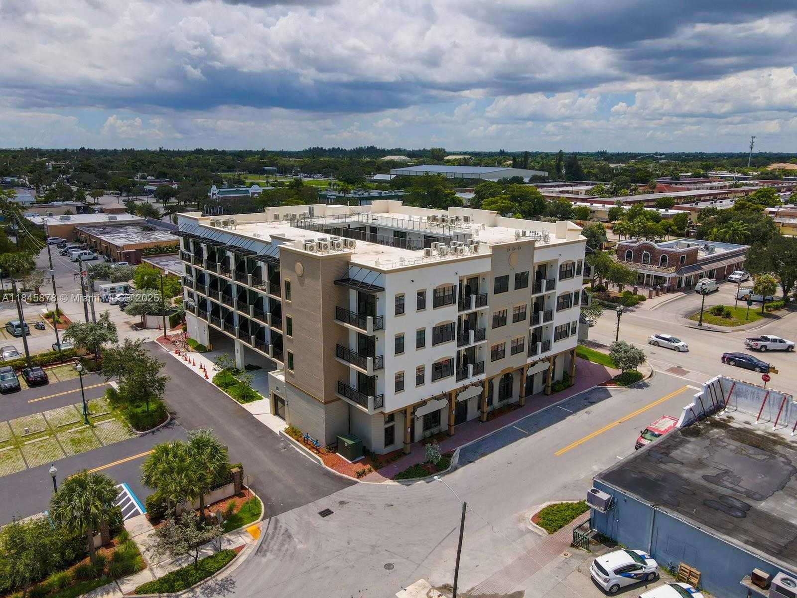 Small Image of 4100 SOUTH WEST 64TH AVE #301, Davie Number 23