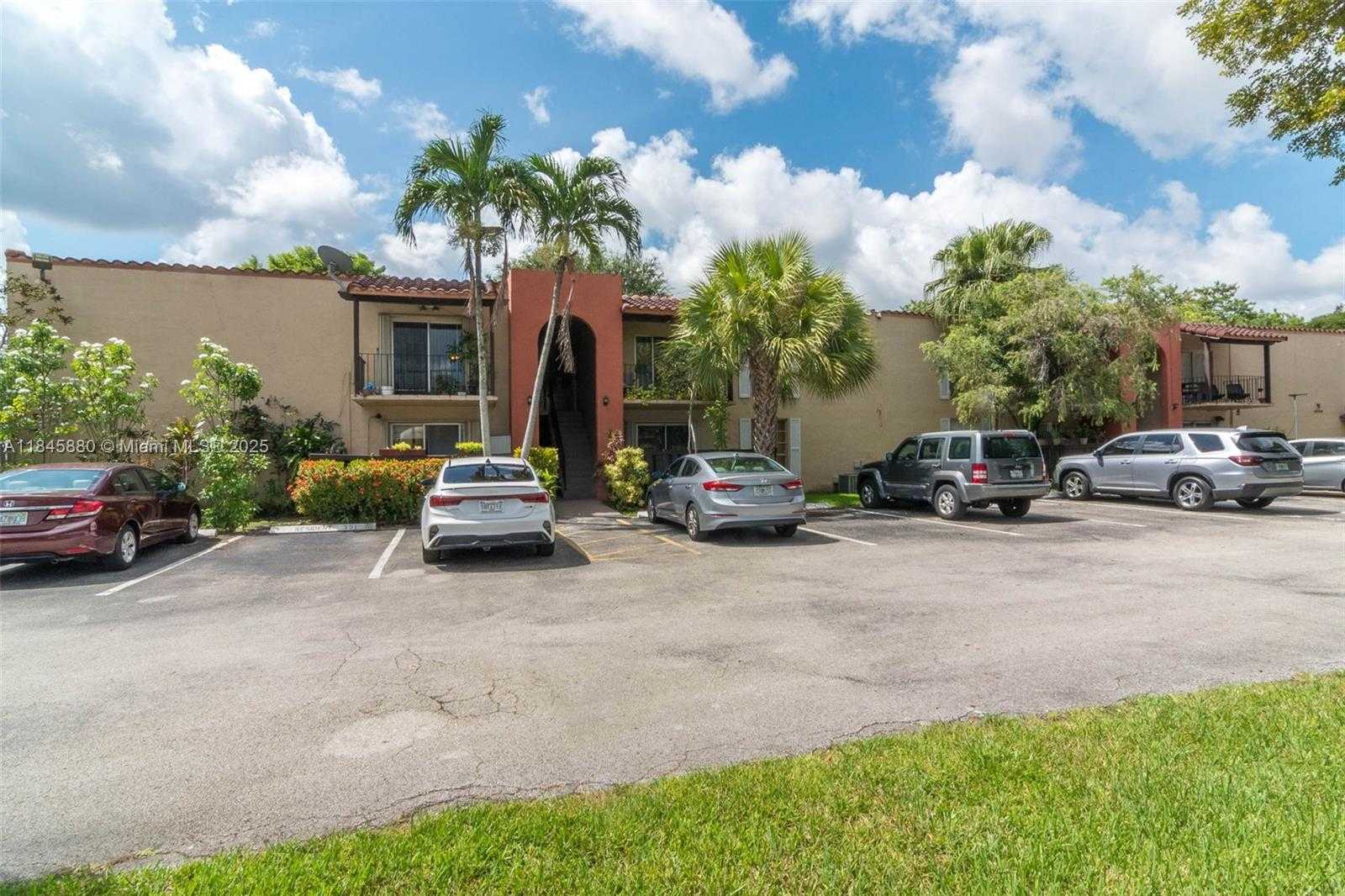 Small Image of 10748 NORTH KENDALL DR #N11, Miami Number 13