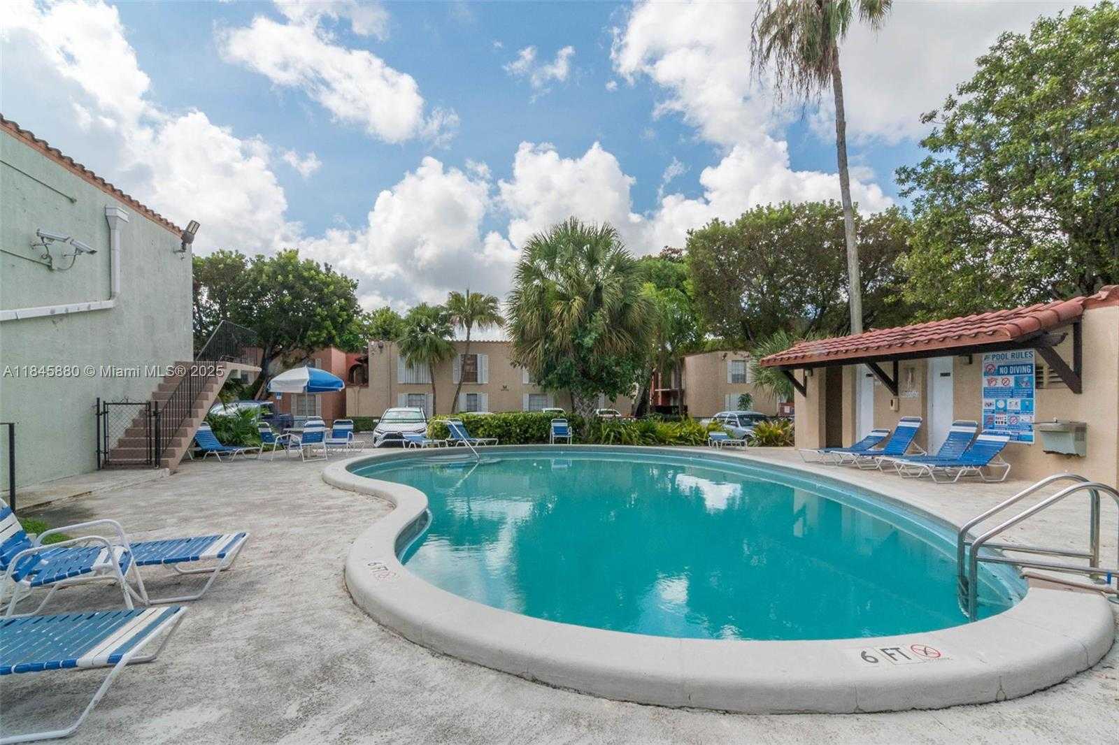 Small Image of 10748 NORTH KENDALL DR #N11, Miami Number 14