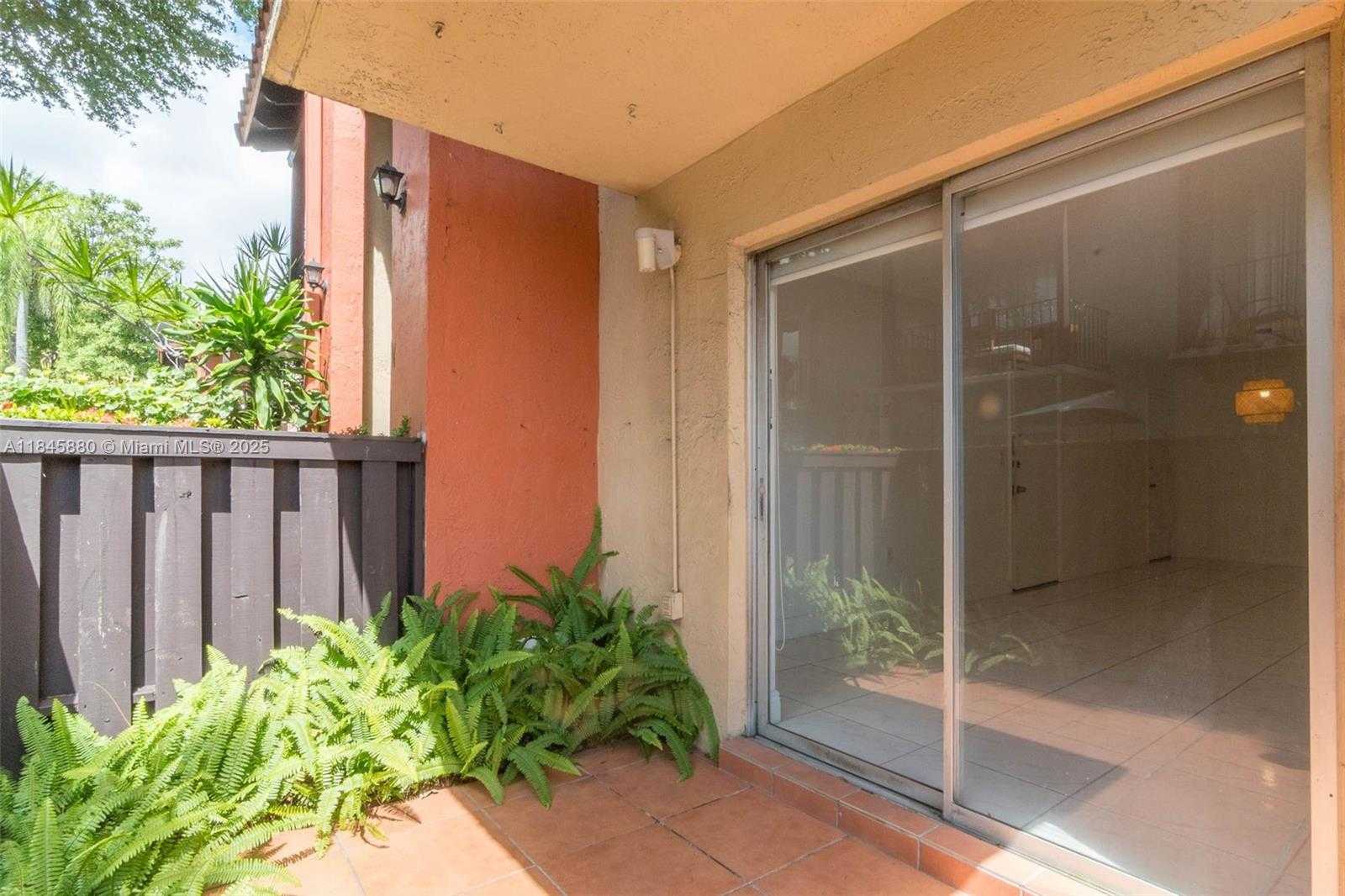 Small Image of 10748 NORTH KENDALL DR #N11, Miami Number 4