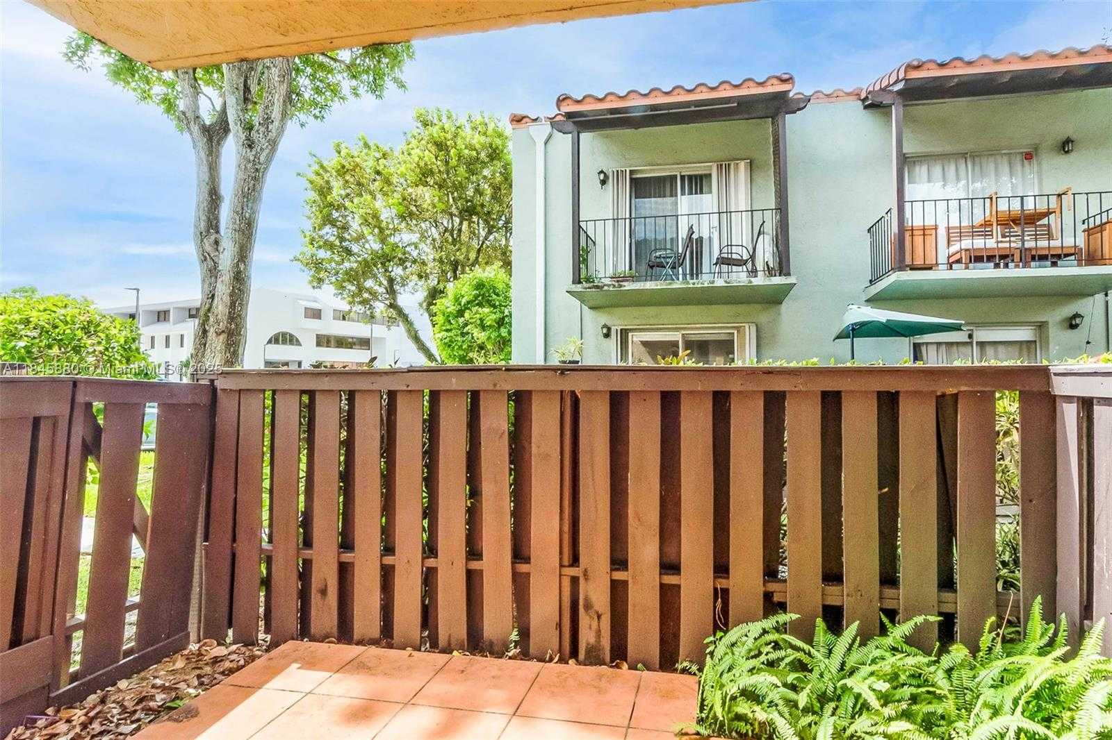 Small Image of 10748 NORTH KENDALL DR #N11, Miami Number 5