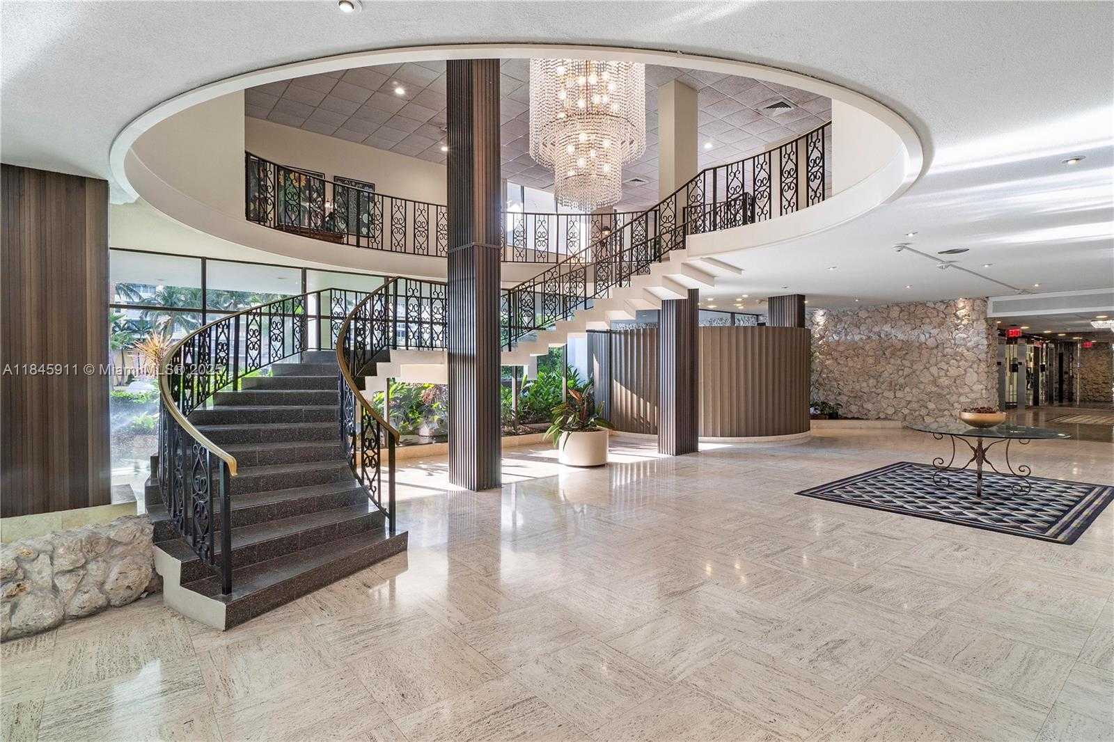 Small Image of 5555 COLLINS AVE #4W, Miami Beach Number 14