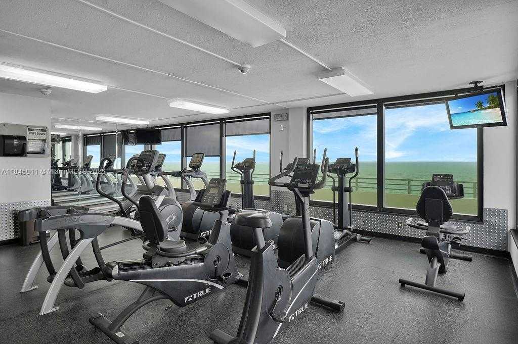 Small Image of 5555 COLLINS AVE #4W, Miami Beach Number 22