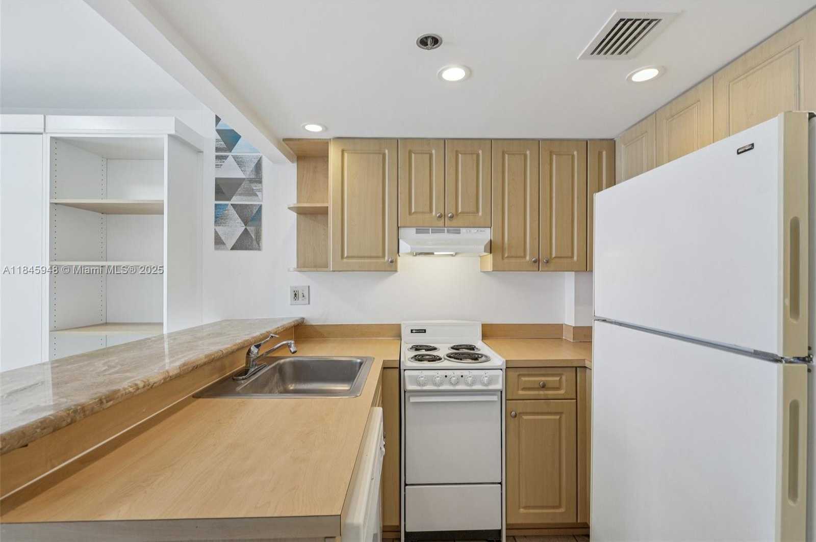 Small Image of 540 BRICKELL KEY DR #730, Miami Number 14