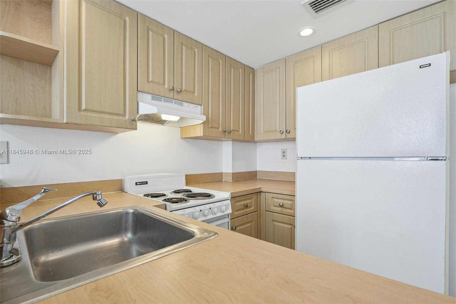 Small Image of 540 BRICKELL KEY DR #730, Miami Number 15