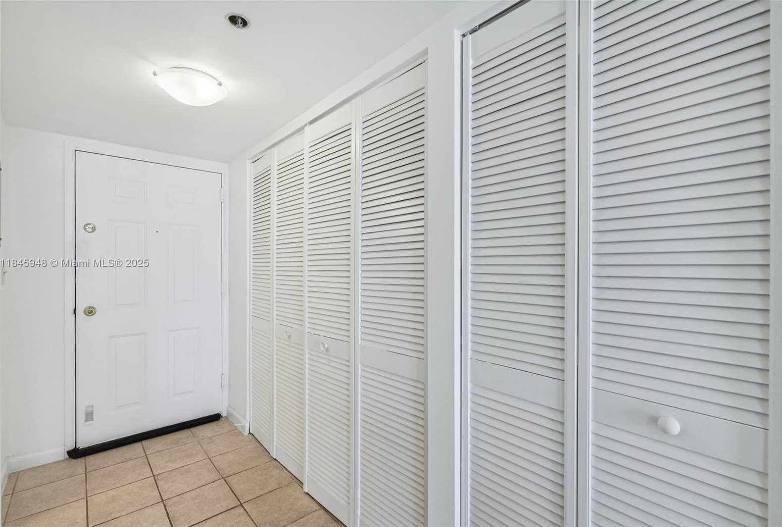 Small Image of 540 BRICKELL KEY DR #730, Miami Number 18