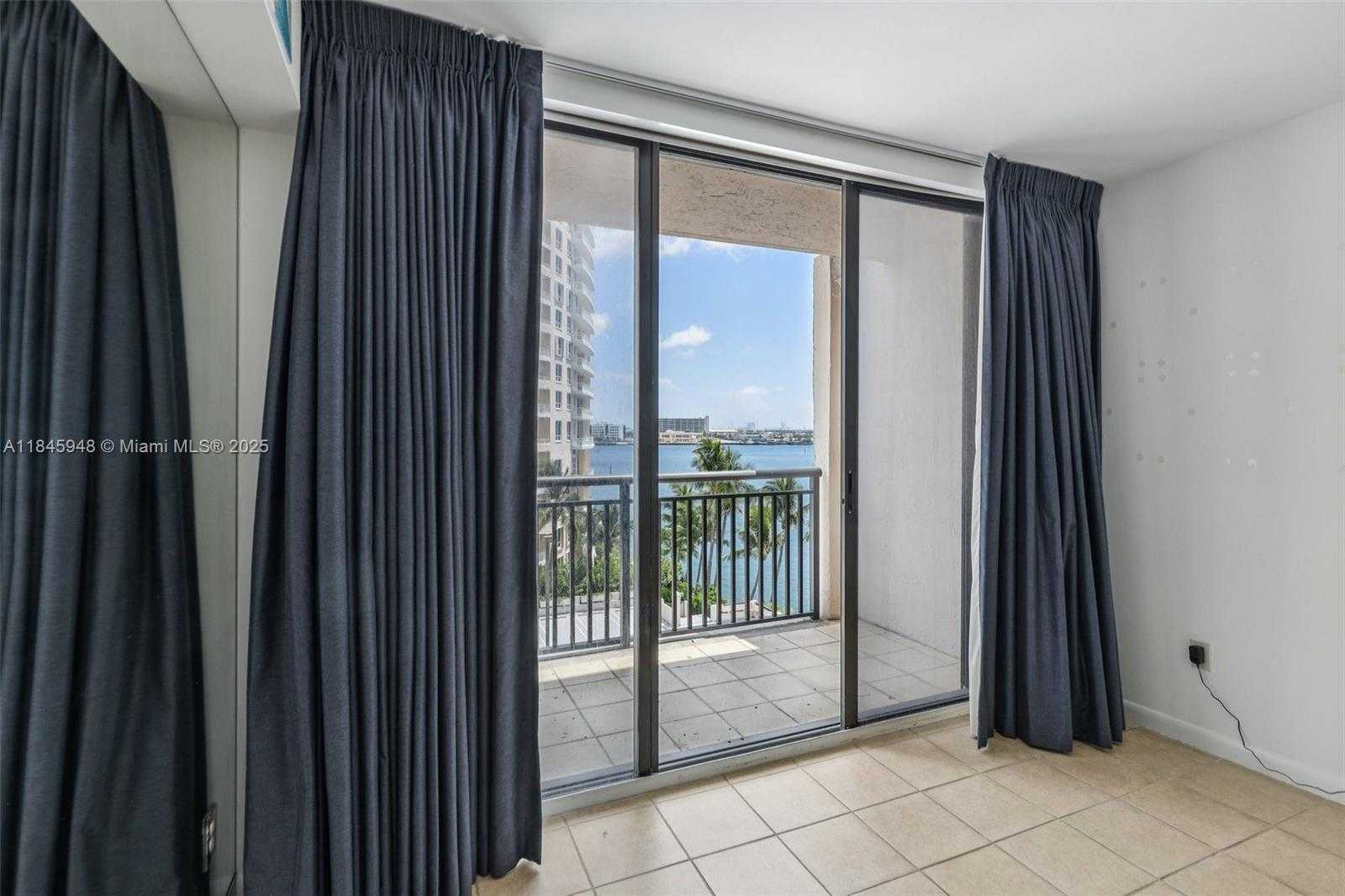 Small Image of 540 BRICKELL KEY DR #730, Miami Number 25