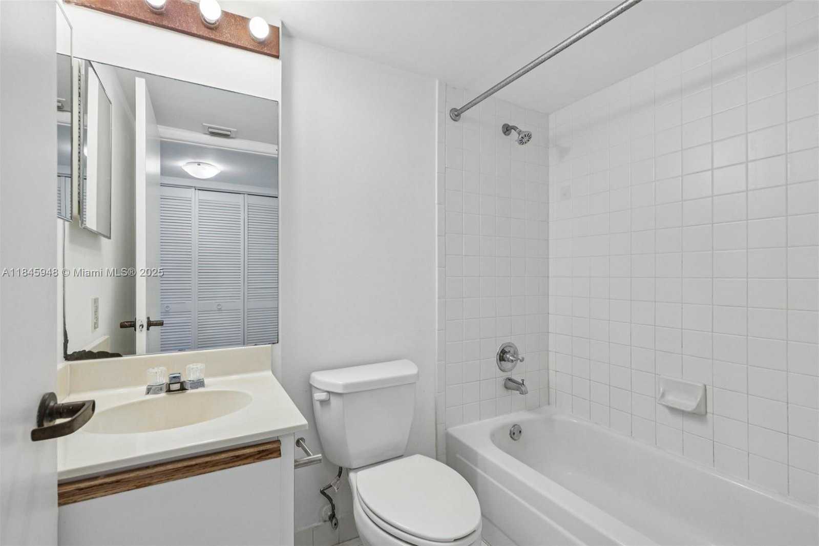 Small Image of 540 BRICKELL KEY DR #730, Miami Number 32