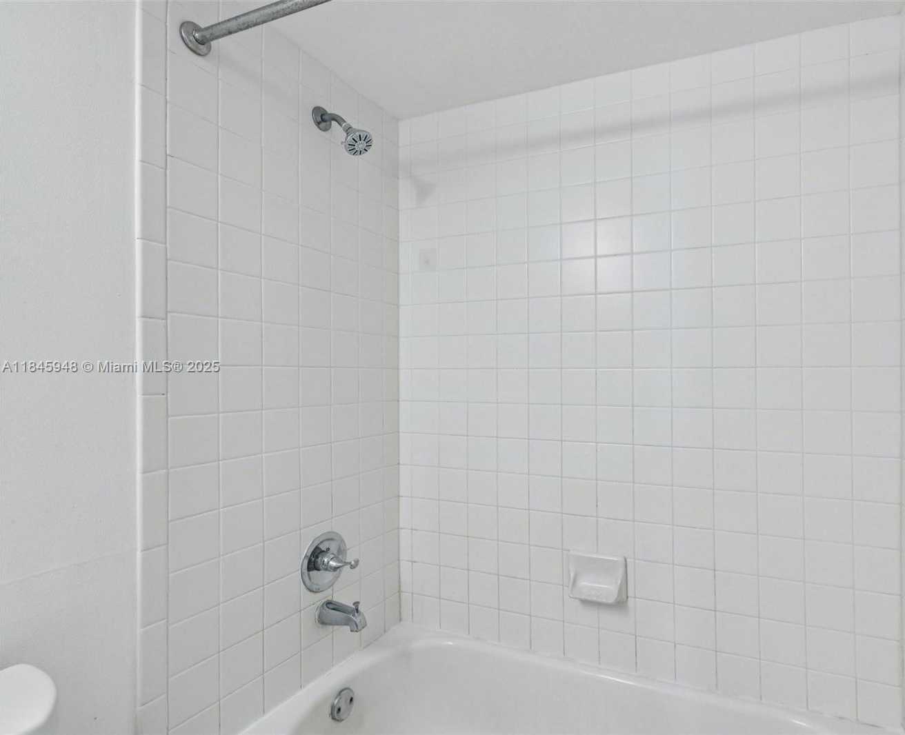 Small Image of 540 BRICKELL KEY DR #730, Miami Number 34