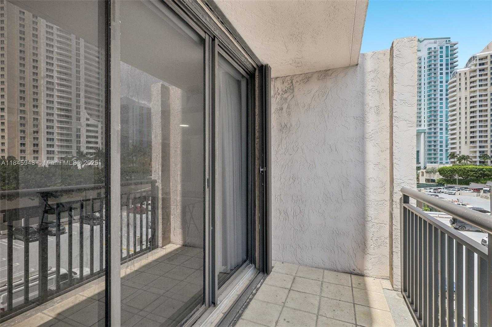 Small Image of 540 BRICKELL KEY DR #730, Miami Number 38