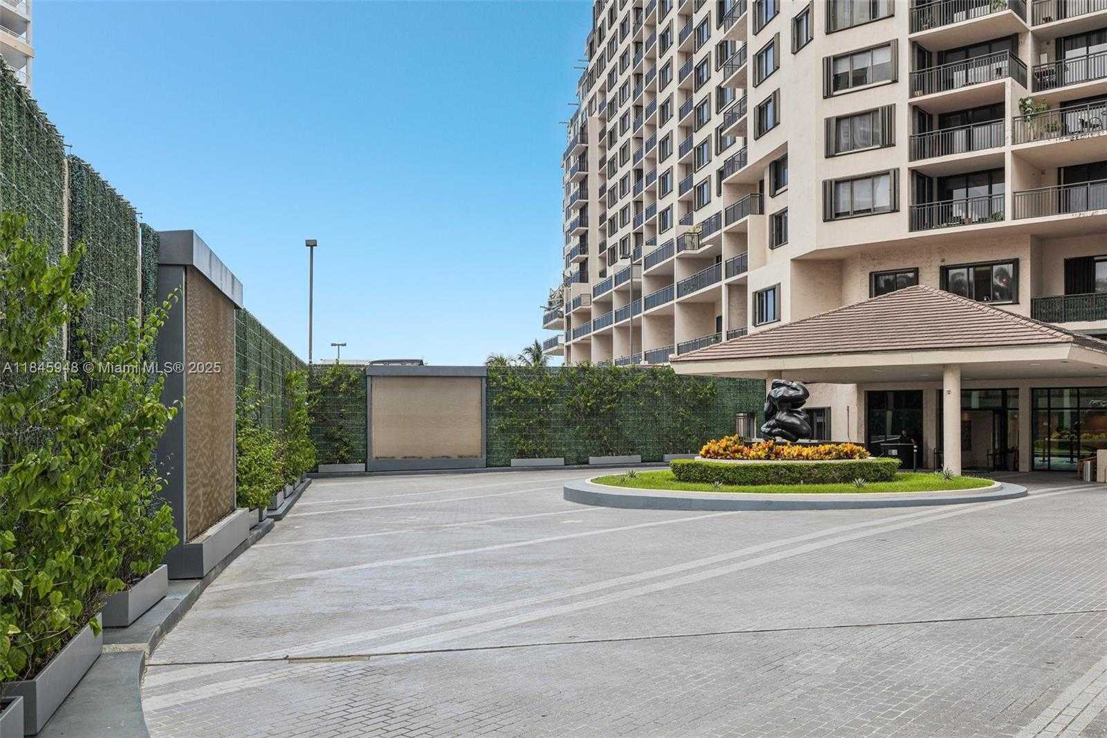 Small Image of 540 BRICKELL KEY DR #730, Miami Number 4