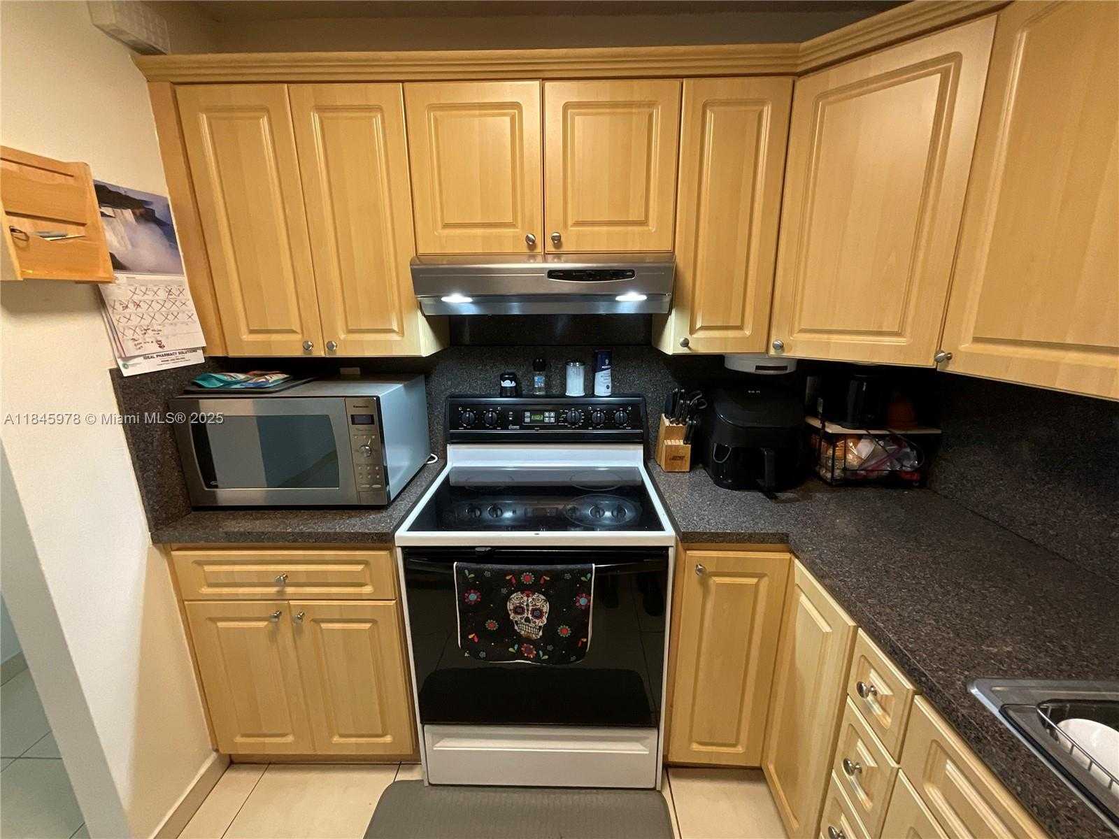 Small Image of 6780 WEST 2ND CT #215, Hialeah Number 5
