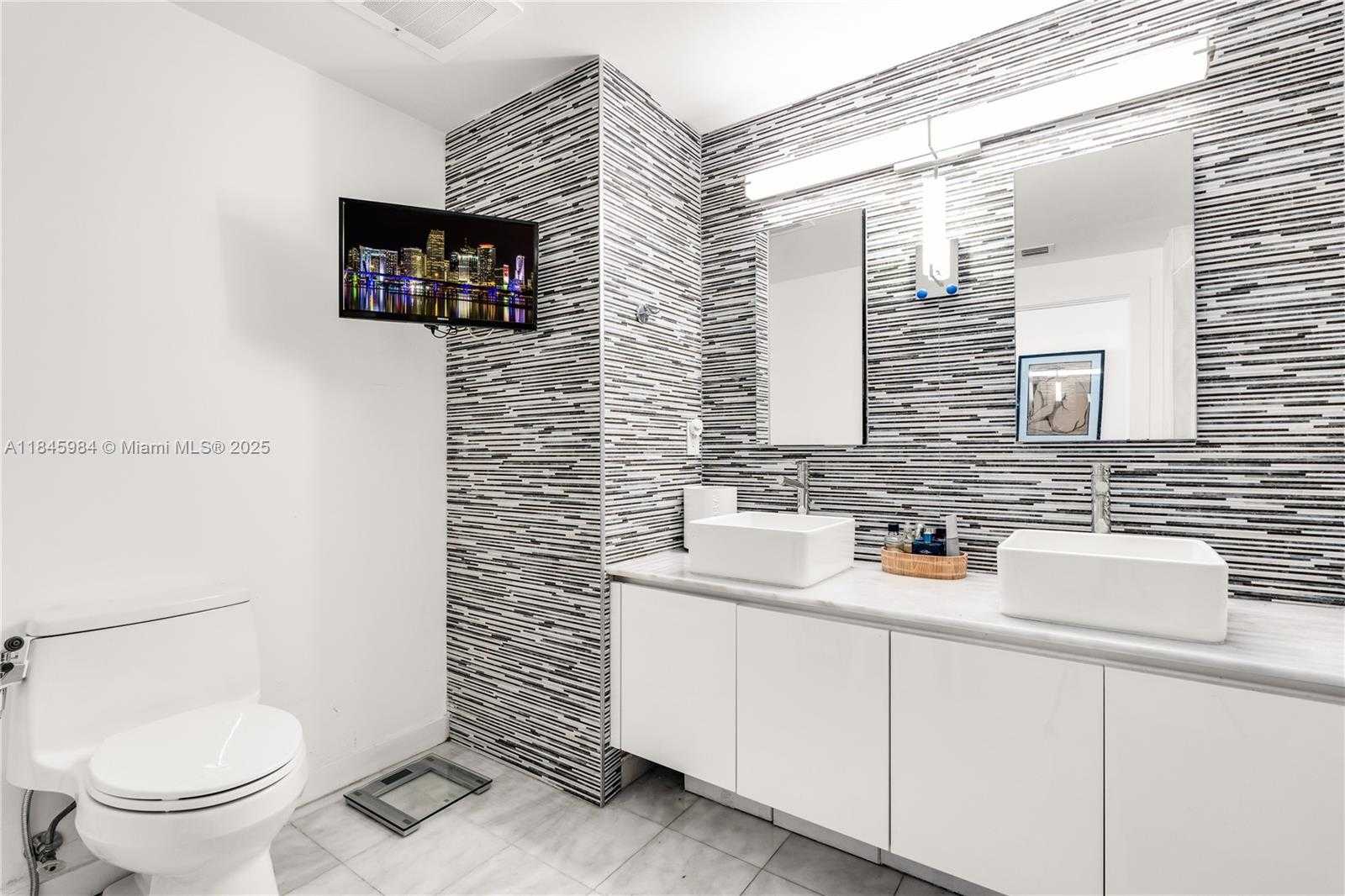 Small Image of 601 NORTH EAST 36TH ST #1412, Miami Number 17